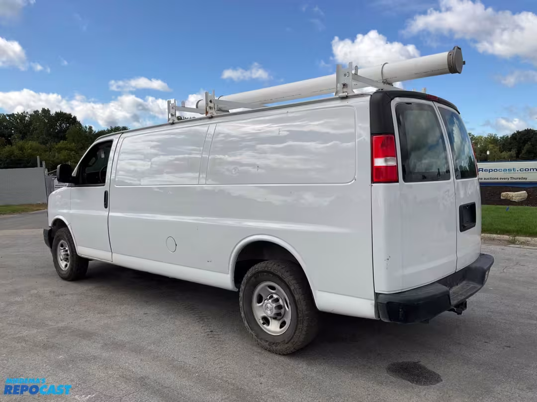 2018 Chevrolet Express Cargo 2500 Extended RWD